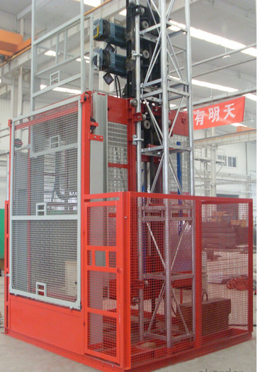 Buy cheap Construction Hoist Elevator With 800KG Loading Capacity Heat Treatment Tech product