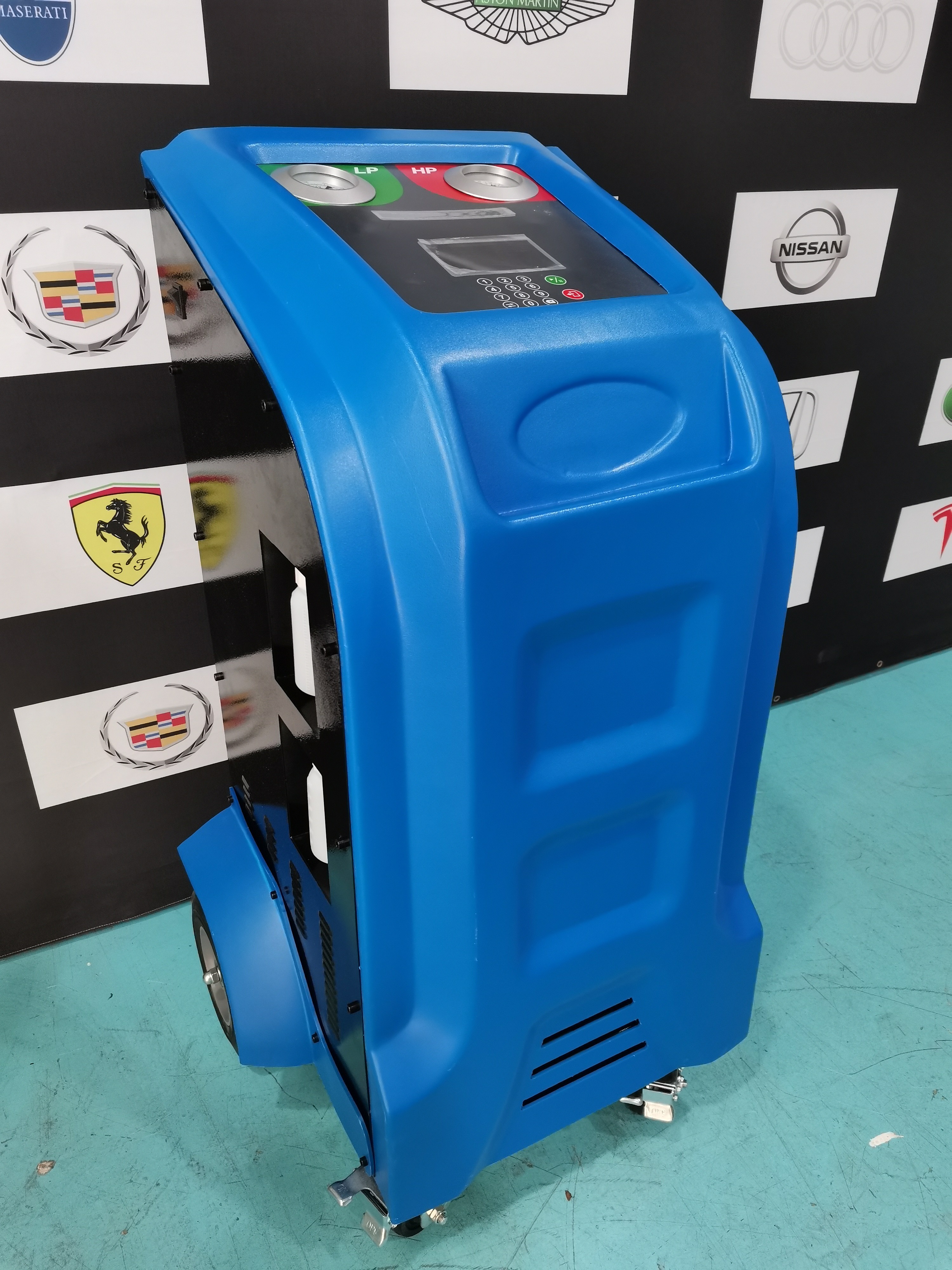 Buy cheap Flushing 5.4m³/H 750W Car Refrigerant Recovery Machine product