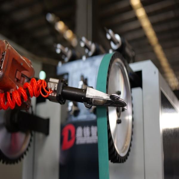 High Precision Metal Grinding Polishing Machine For Water Pump Components Communication Boxes Computer Shells