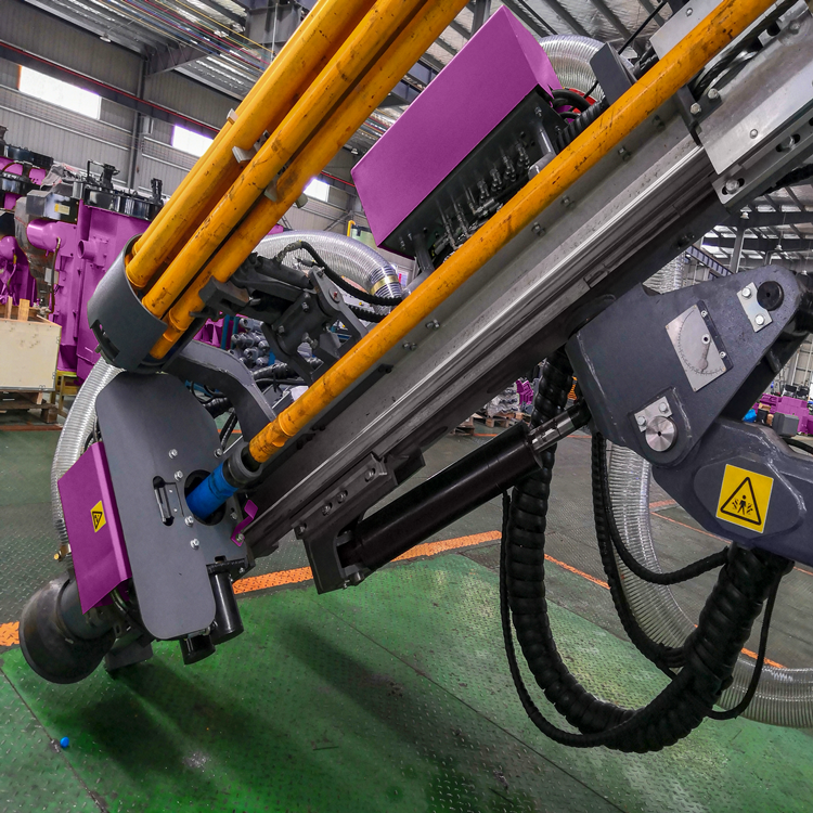 Mining Hydraulic Integrated Drilling Equipment 206KW Diesel Engine Drilling Rig Machine