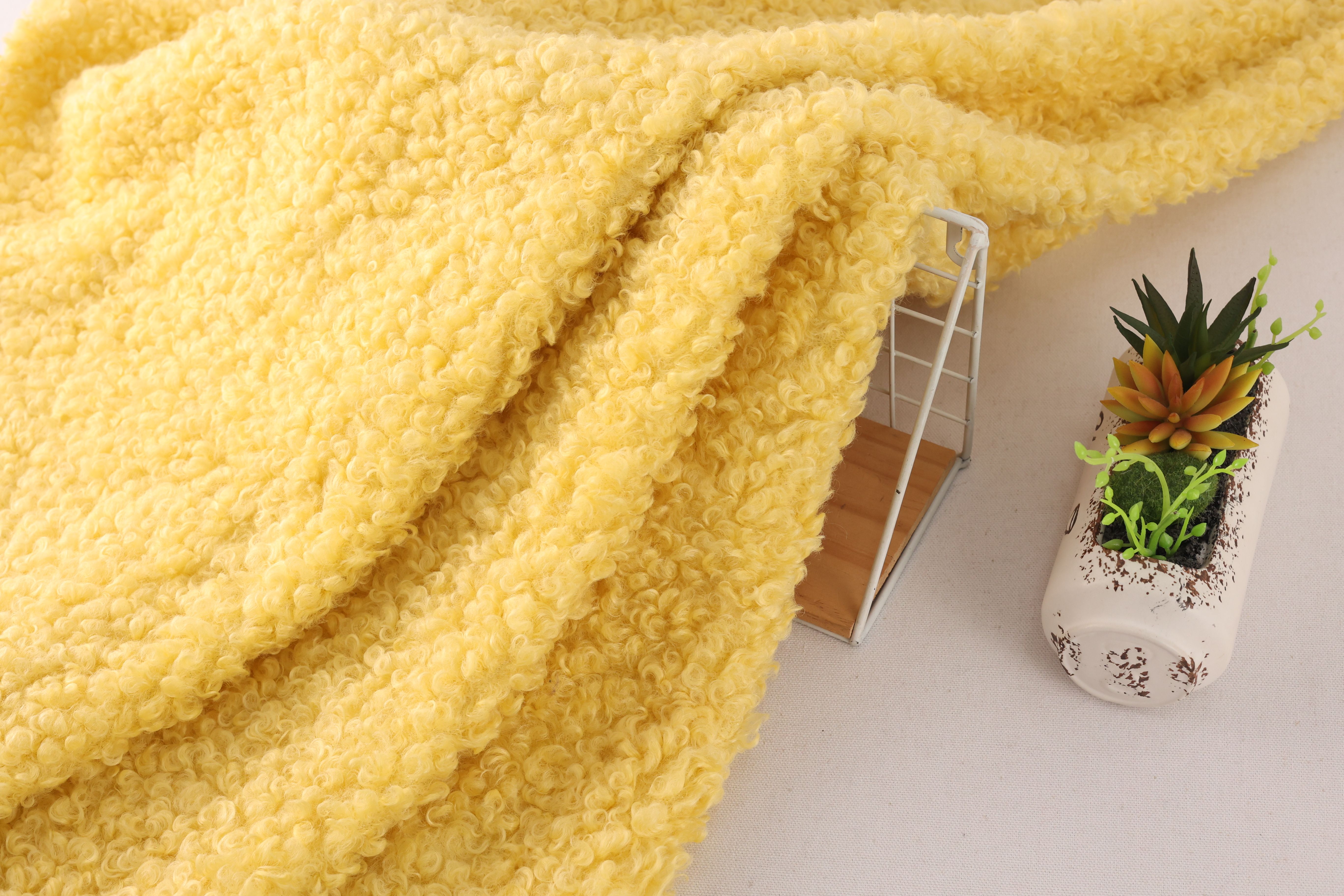 Recycled Soft 100 Polyester Knitted Whole Sherpa Fleece Curly Fleece Plush Fabrics for Clothing Home Blankets Shoes