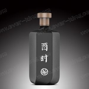 China Screw Cork Custom Glass Bottle Embossing For Vodka And Gin on sale