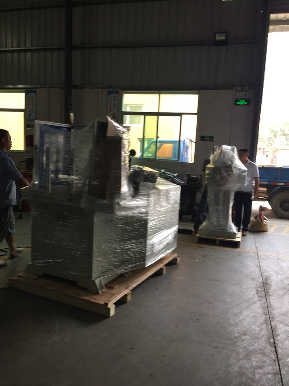 200mm Distance Between Tie Bars Low Pressure Plastic Injection Moulding Machine JTT-100