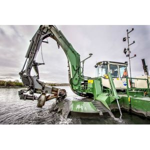 400m3/H 2500m3 Amphibious Dredger Boat Multifuctional Floating Excavator