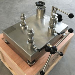 Digital Pressure Calibrator Pump , Desktop Hydraulic High Pressure Calibration