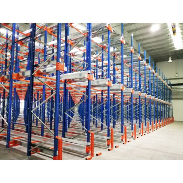 Two Way Radio Shuttle Racking Pallet Runner Rack System Room Temperature Warehouse
