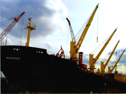 Buy cheap Hydraulic cargo crane offshore marine crane supplier product