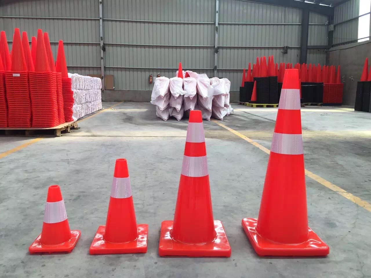 Factory wholesale 900mm PVC traffic safety cones