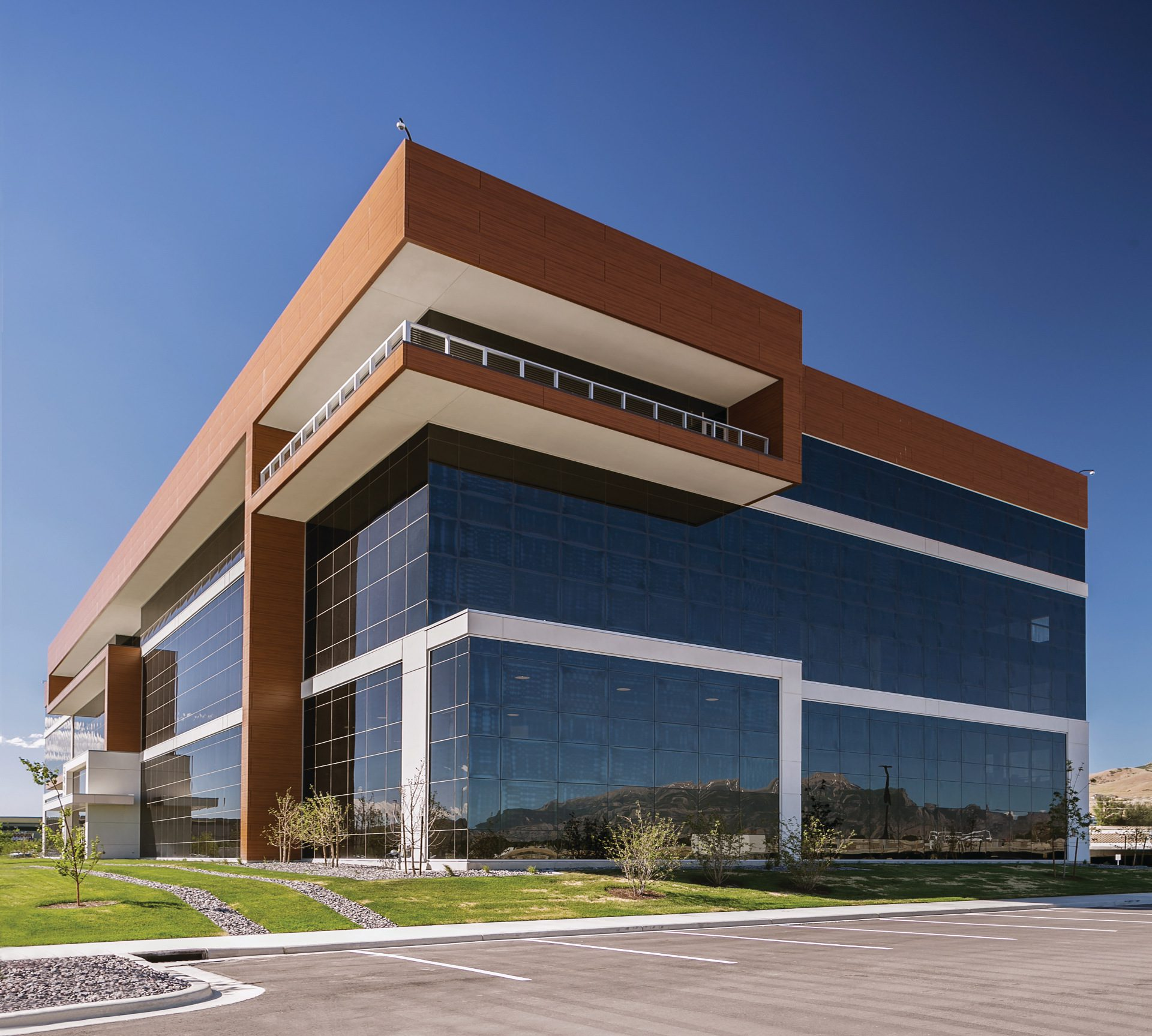 Perforated Timber Stone Wooden Aluminum Composite Panel 3mm 4mm Aluminium Composite Panel Roof And Wall Cladding