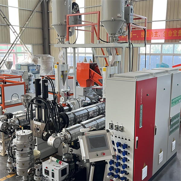 110-315mm 3 Layer Water Supply PE HDPE LDPE Pipe Making Machine / Production Line