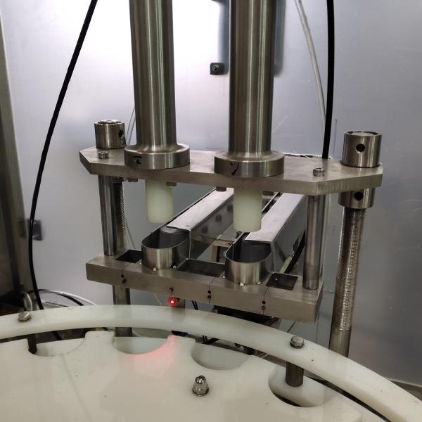 SS304 Automatic Essential Oil Filling Machine With One Year Warranty
