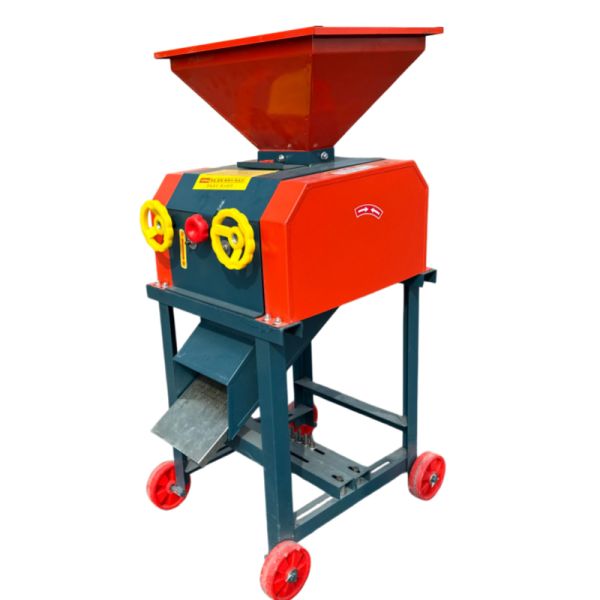 One Man Maize Grits Maker 500-800kg/h Animal Feed Processing Machine