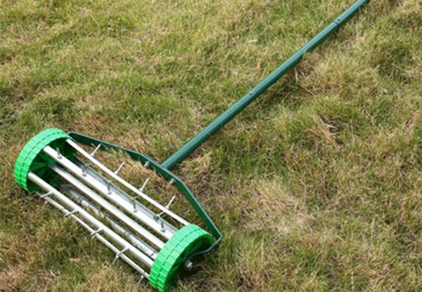 Quality Portable 3.6kg Residential Lawn Aerator Metal And Plastic Manual Aerator Roller for sale