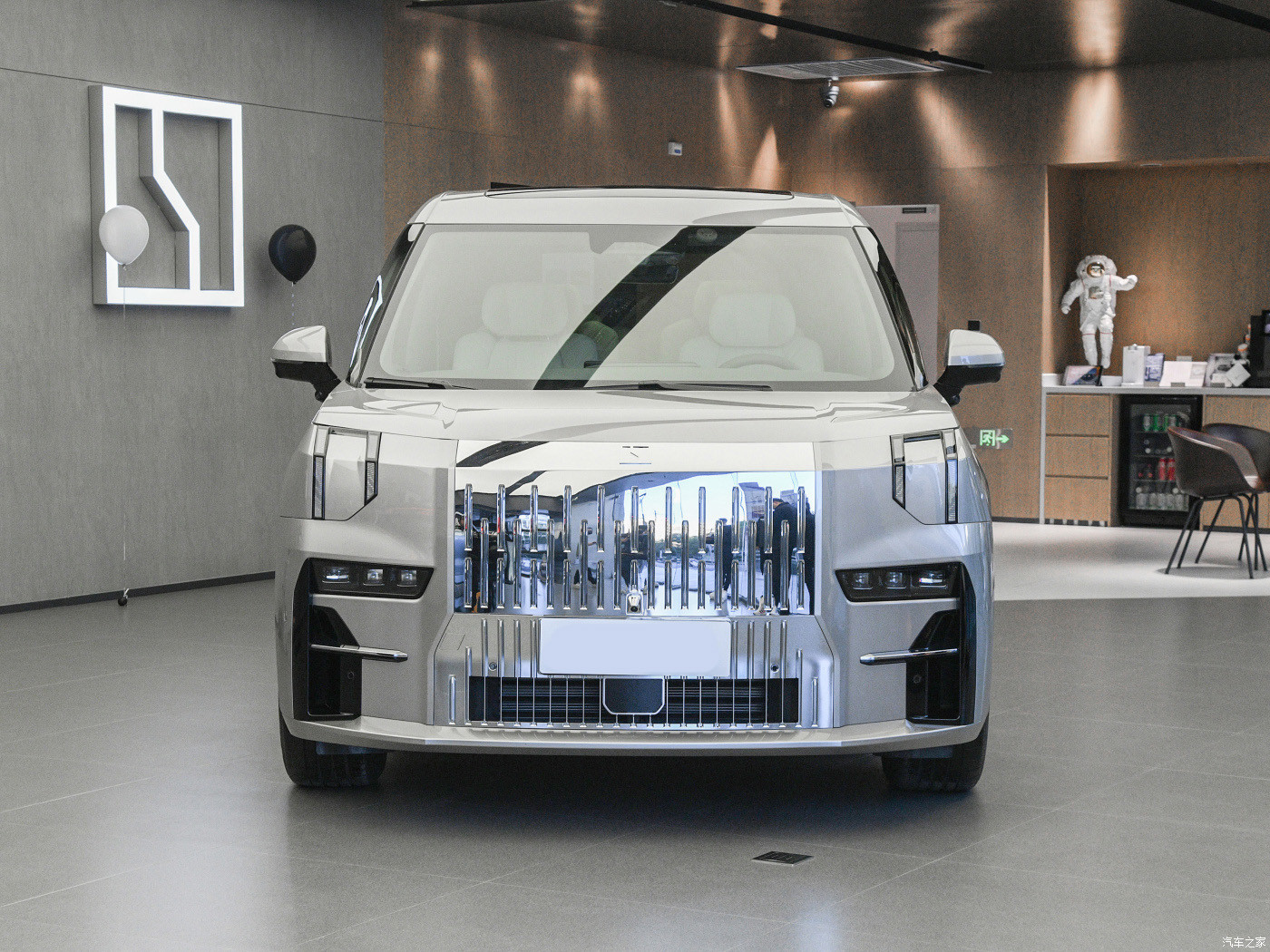 Buy cheap 3205 Wheelbase Smart Petrol MPV Cars Gasoline With Manual Transmission product