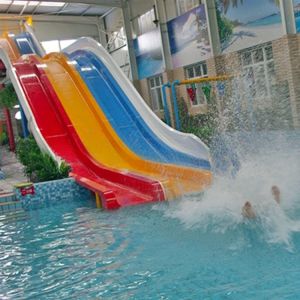 Large Capacity Custom Waterslides High Speed Racing Waterslide