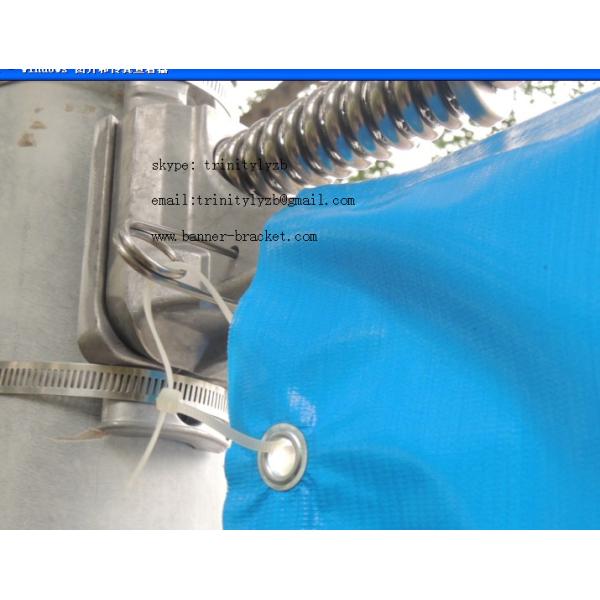 plastic tie fix the banner on banner bracket 