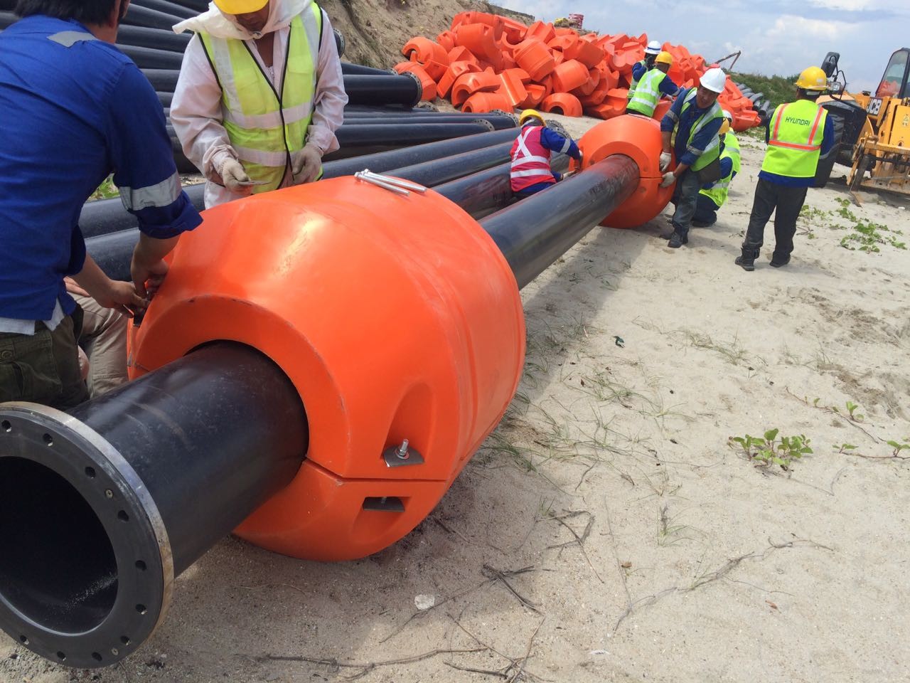 Customized Orange Or Yellow Floating HDPE Pipes With Hot Galvanized Steel Installation