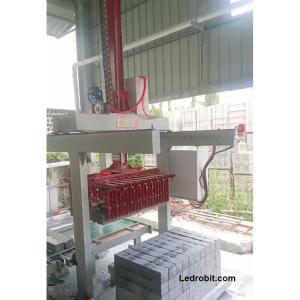 Buy cheap PLC Controlled Palletizing Robot Arm Payload Stacking With Safety product