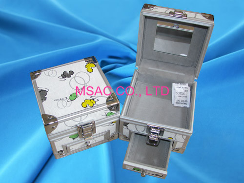 Buy cheap Durable Aluminium Cosmetic Case Professional Makeup Box Gary Lining Inside product