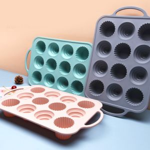 China Easy Release Versatile 12 Cavity Silicone Cake Mould on sale