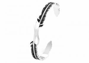 China Fashion feather titanium steel bracelet female C-shaped open stainless steel jewelry cross-border gift wholesale on sale