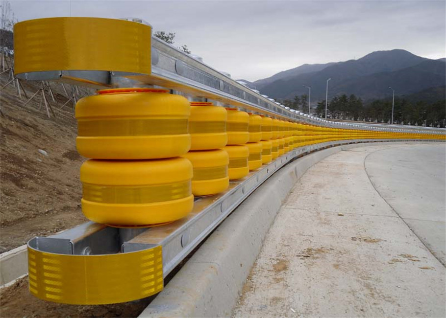 Hot Galvanized Steel Roller Crash Barrier Highway Protective