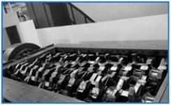 Scrap Plastic Pallet Shredding Equipment Hydraulic Drive Customized Capacity