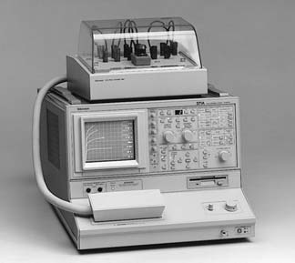 Tektronix Curve Tracers 370B And 371B Programmable Curve Tracers