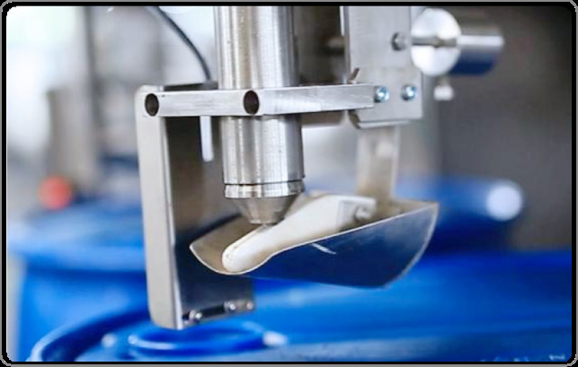 Quantitative Filling Machine Weighing Auto Liquid Filling Machine Equipment 100