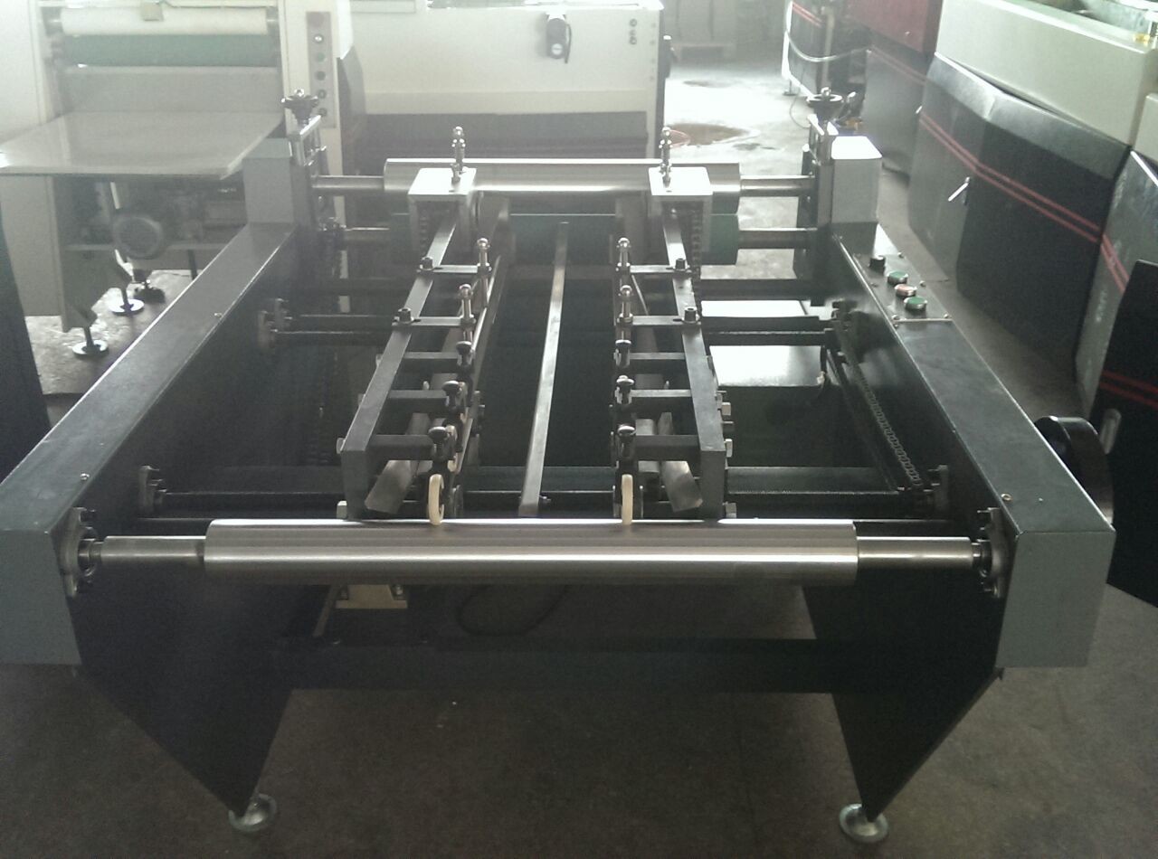40pcs/Min Case Making Machine Double Sides Paper Folding Machine