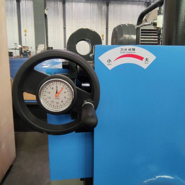 4mm Carbon Steel Hydraulic Guillotine Shearing Machine 1600mm Length