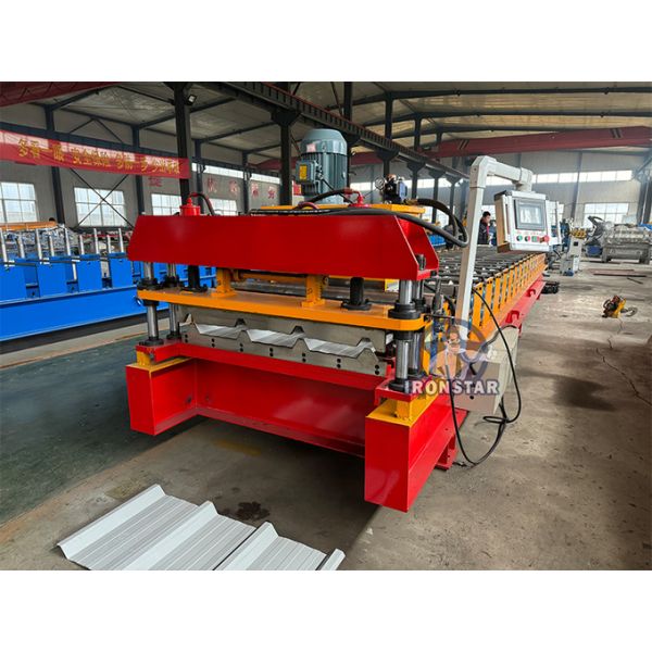 Tr4 trapezoidal roofing sheet roll forming machine for Peru