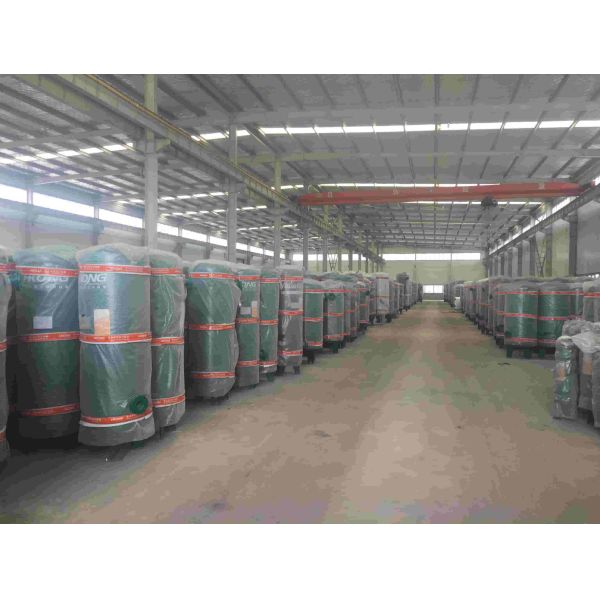 Durable Air Holding Tank Welded Carbon Steel Vertical Receiver Tank For Machinery Operations