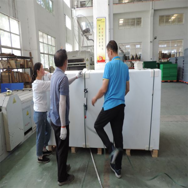 Customized Color Corrugated Plastic Sheets 4x8' Corona Treatment Printing Use 12mm