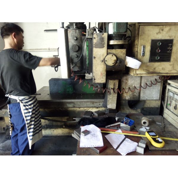 Handheld Toxic Gas Detector LCD Display Fast Reponse Explosion Proof HF Hydrogen Fluoride