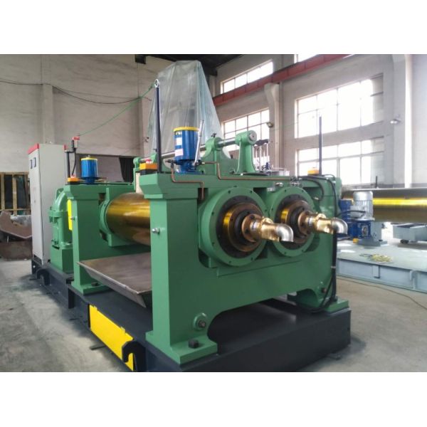 560mm Two Roll Mill Rubber Mixing Mill Machine 90KW Green