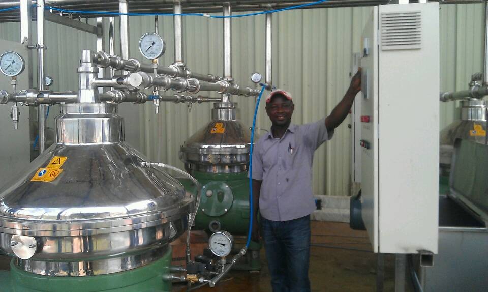 316 Stainless Steel Disc Stack Milk Fat Separator with PLC Control and High Capacity 5000 L/H for Dairy Factory Use