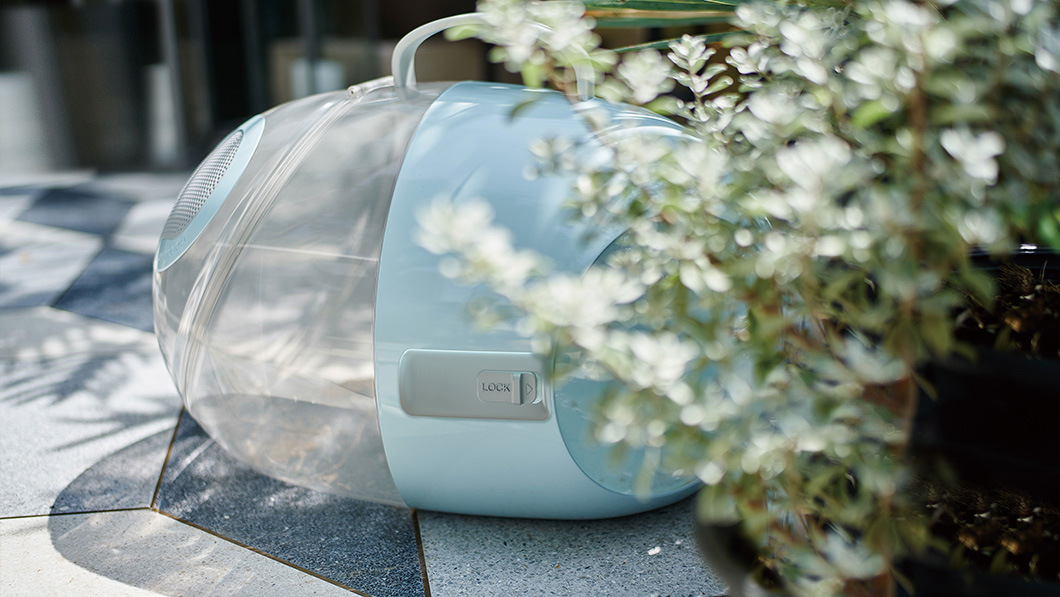 Innovative and Durable Pet Travel Carrier for Cats and Small Dogs