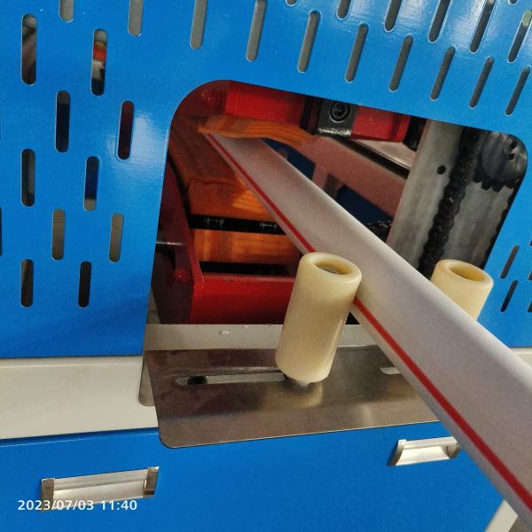 OMRON Temperature Controller PE Pipe Extrusion Line With 9 Meters Vacuum Tank And SUS304 Raw Material