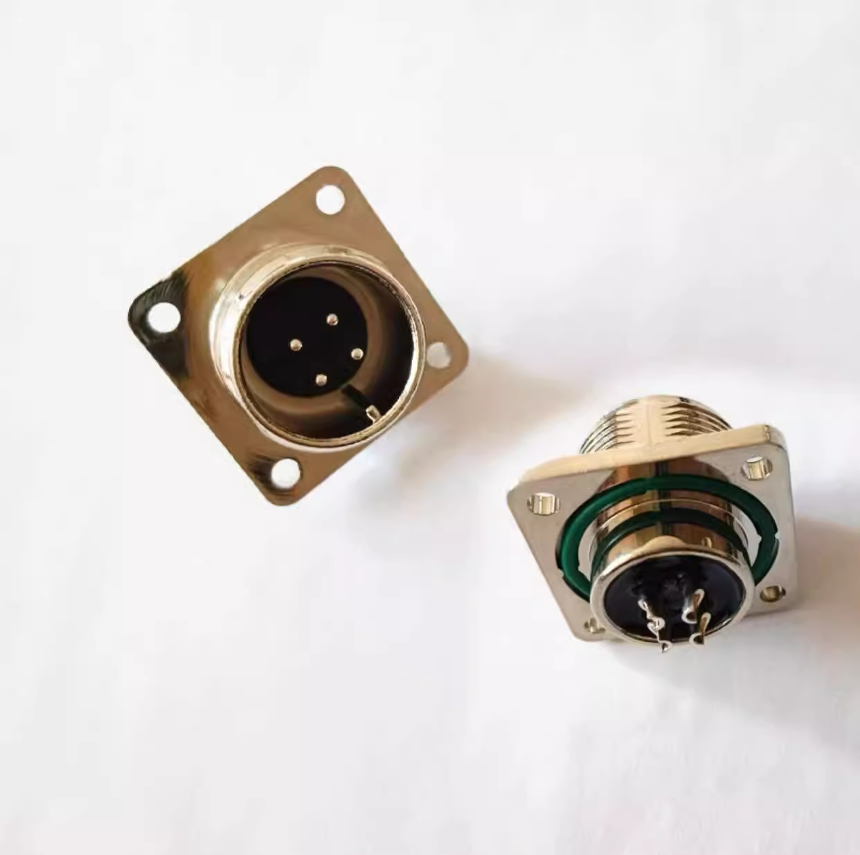 Waterproof Servo Motor Connector with Metal/Plastic Construction and Wide Operating Temperature -40℃ to +105℃ for Proportional Valves