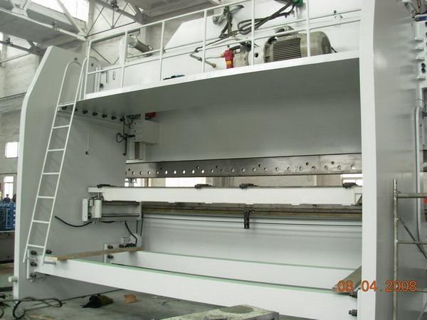 Plate Processing CNC Hydraulic Press Brake 600 T Pressure CE Certified