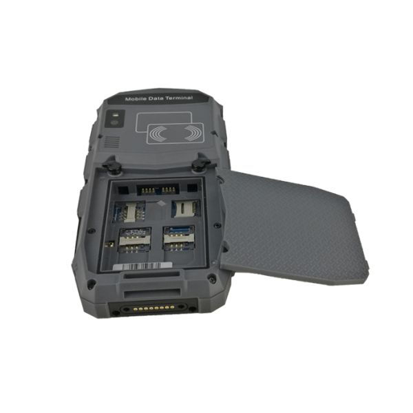 Rugged Handheld RFID Reader Long Range BH95 5.0 Inch For Goods Stock Taking