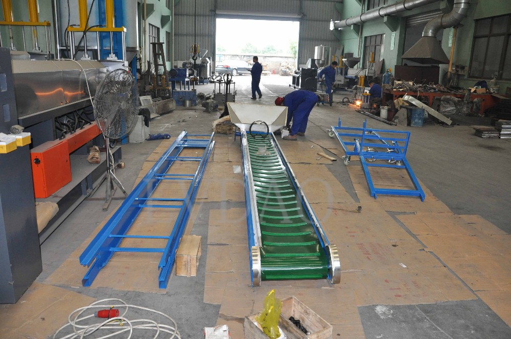 2000MM magnetic Plastic Conveyor System
