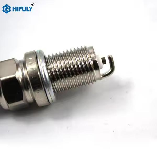 LKR7FI-8 96599 Car Engine Spark Plug Trumpchi 55182623 Rust Resistance