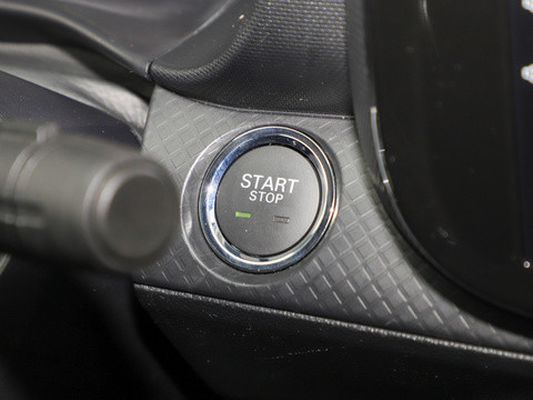 ROEWE CLEVER Chinese Mini Electric Car Pure Electric Vehicle 9.9kwh/100km