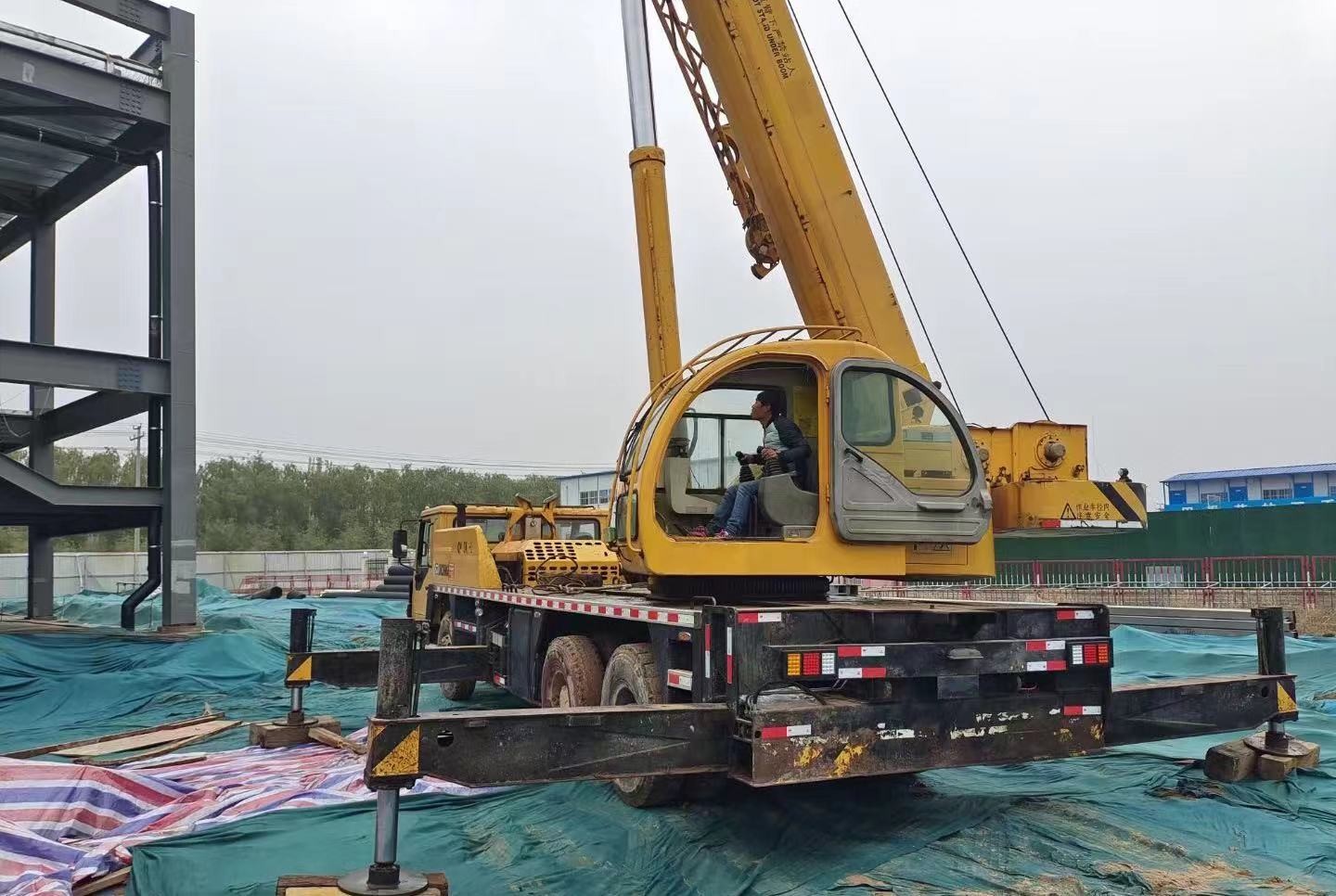 Used CRANE XCMG 55Ton