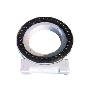 China Slewing Ring Bearing vertical and horizontal combined slew drive on sale