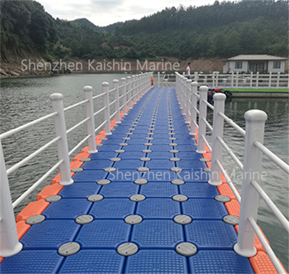 Flexible Water Plastic Floating Platform Yacht Boat Jet Ski Dock HDPE Cubes Floating Pontoon