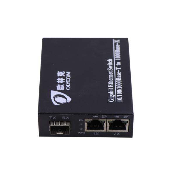 Mini Size SMF/MMF 2 Port Fiber Optic Ethernet Switch Desktop 20Km Transimission