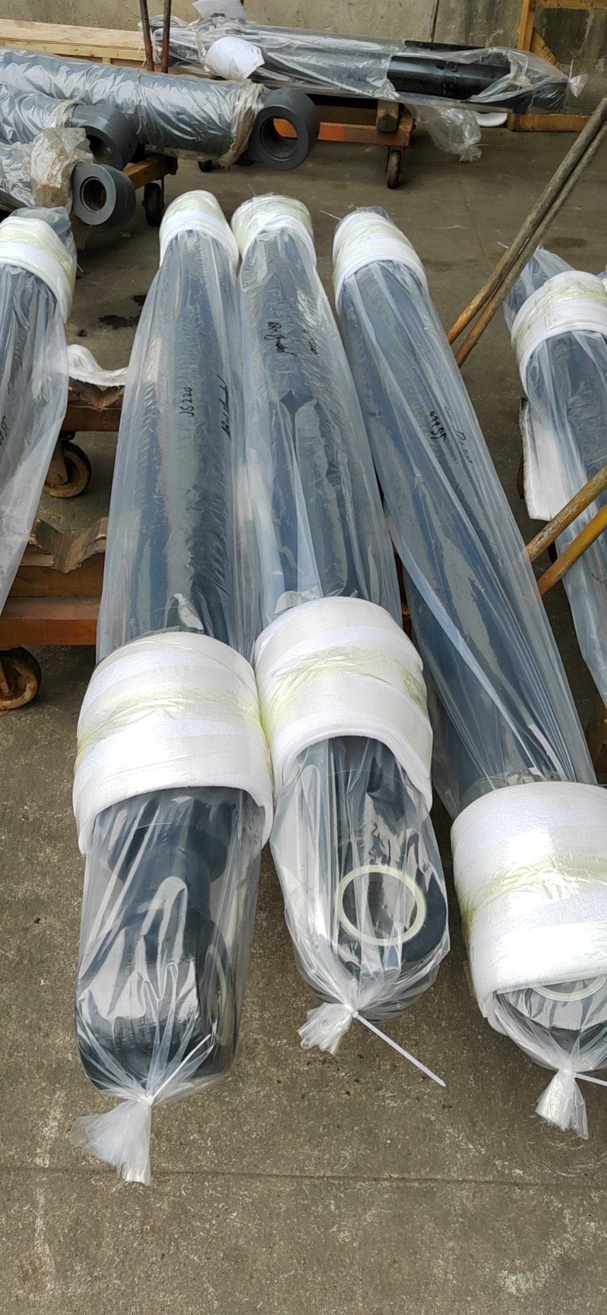 JCB220 bucket arm hydraulic cylinder boom stick oil cylinder JDF produced China factory